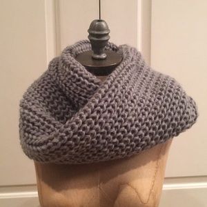 NWOT Twist front grey infinity scarf from H&M